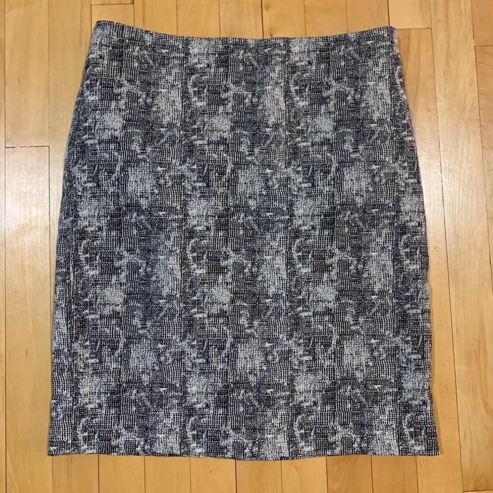 MM Lafluer Gray Patterned Skirt
